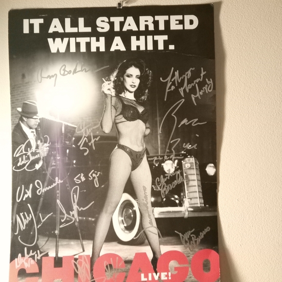 Signed Broadway cast photo Chicago - Picture 7 of 7